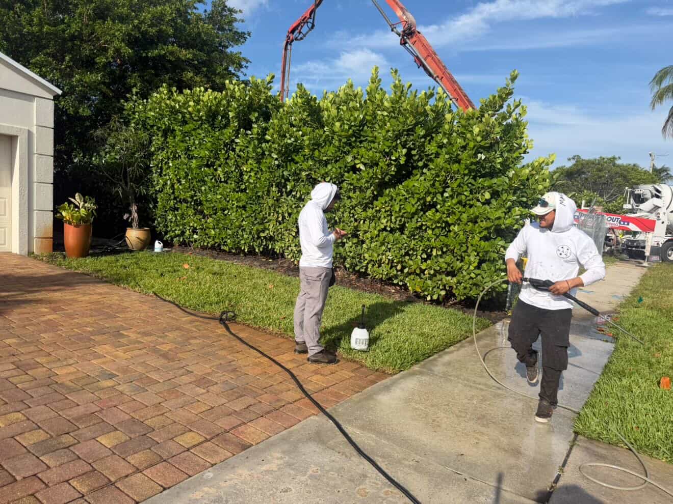 Mich1kos team paver cleaning