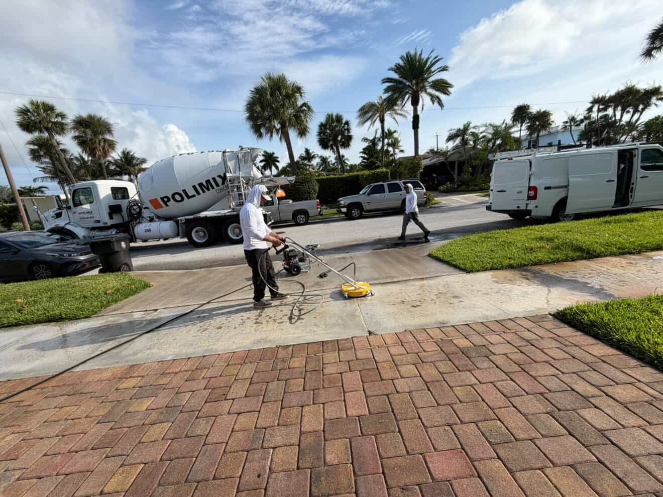 Mich1kos concrete cleaning